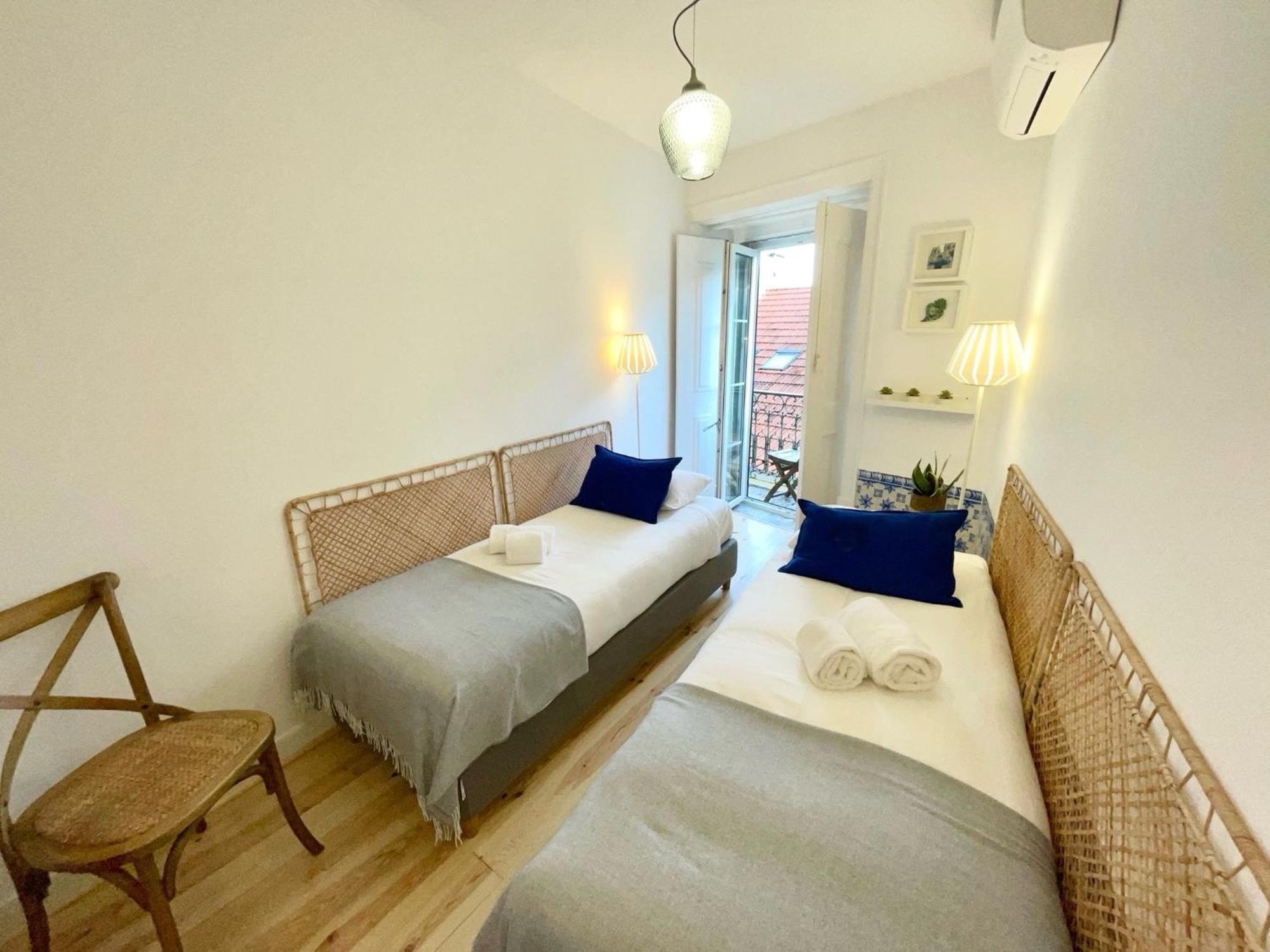 Carmo'S Wonder Apartment Lisbon Luaran gambar