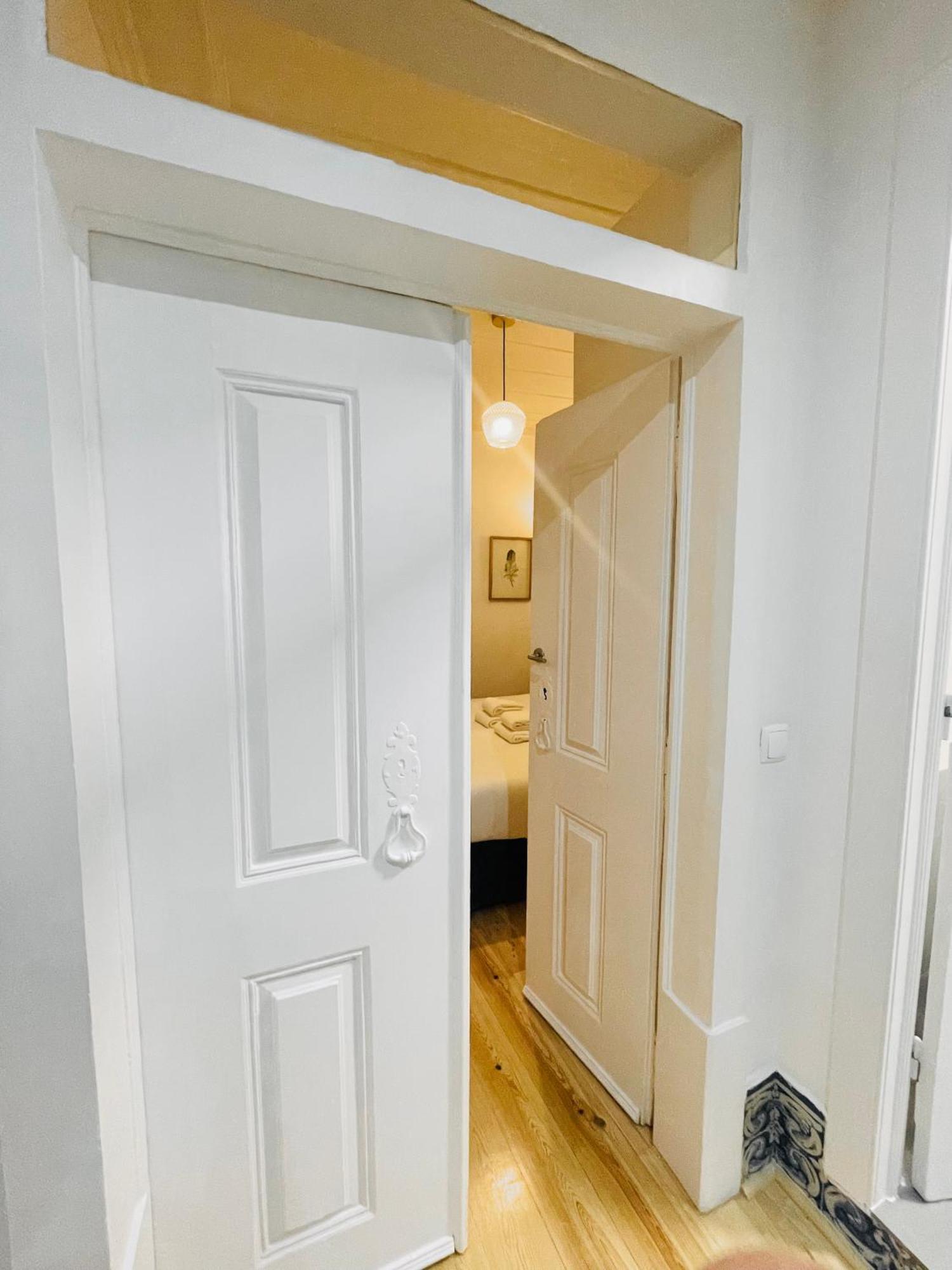 Carmo'S Wonder Apartment Lisbon Luaran gambar