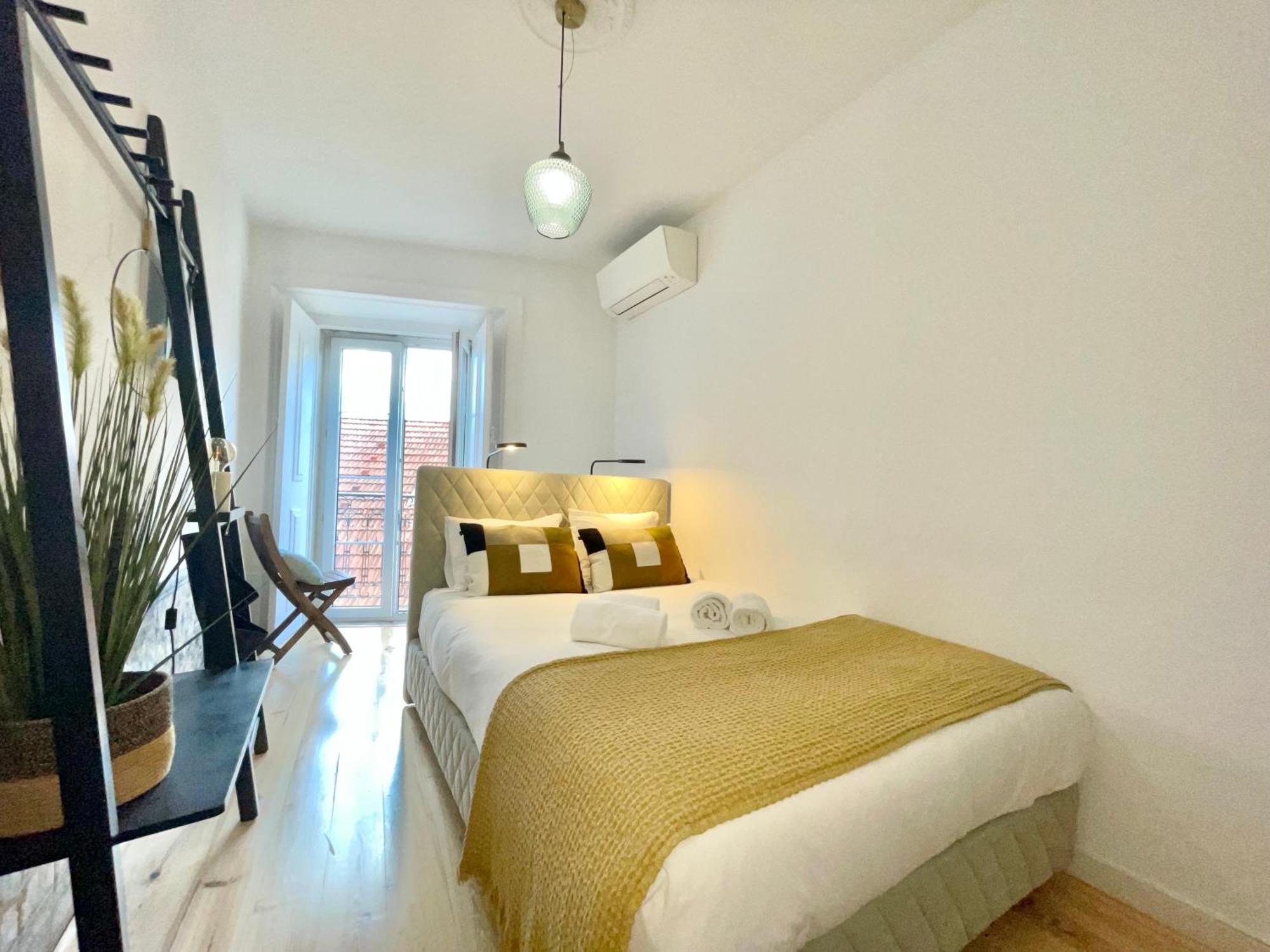 Carmo'S Wonder Apartment Lisbon Luaran gambar