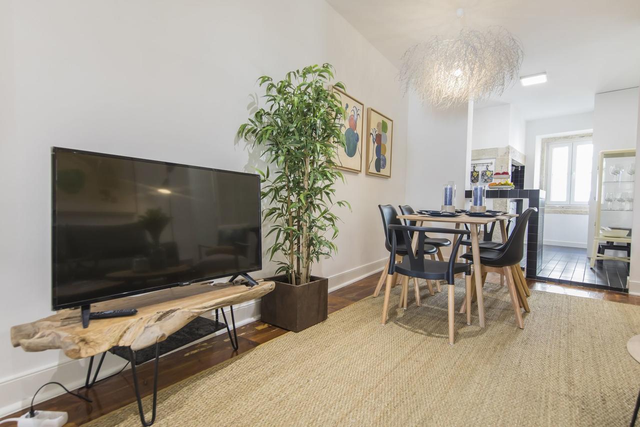 Carmo'S Wonder Apartment Lisbon Luaran gambar